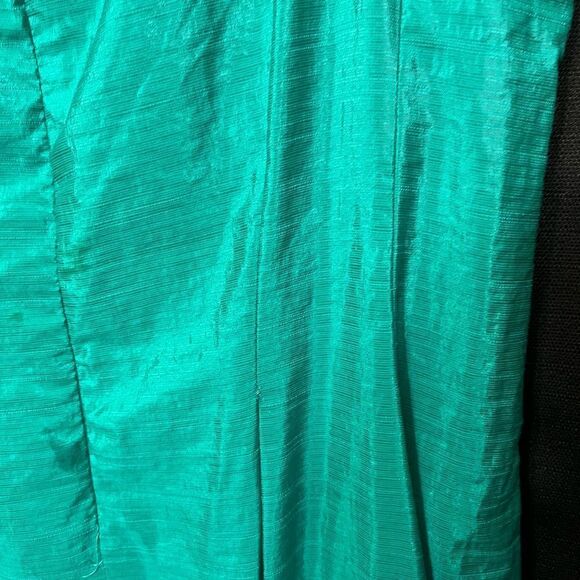 Lovely New Year’s Eve Tiana B. Pleated Dress - Picture 13 of 16